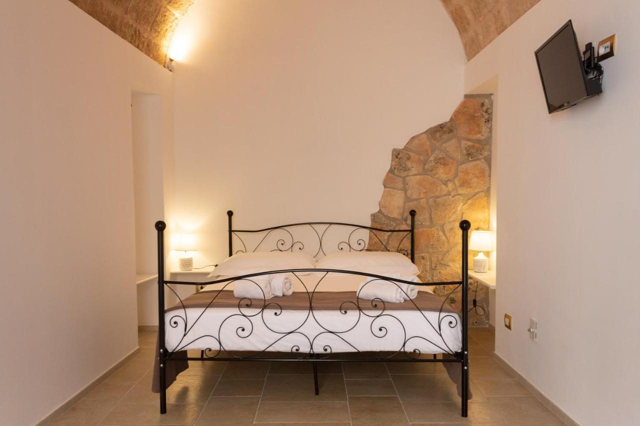 פולינאנו א מארה Albergo61 - Centro מראה חיצוני תמונה